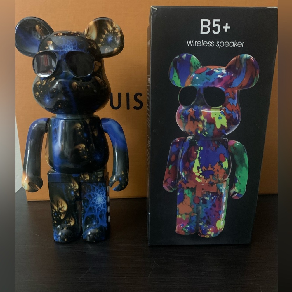 B5 Wireless Graffiti Bear Speaker Galaxy Space Colorful Bluetooth Portable BNIB